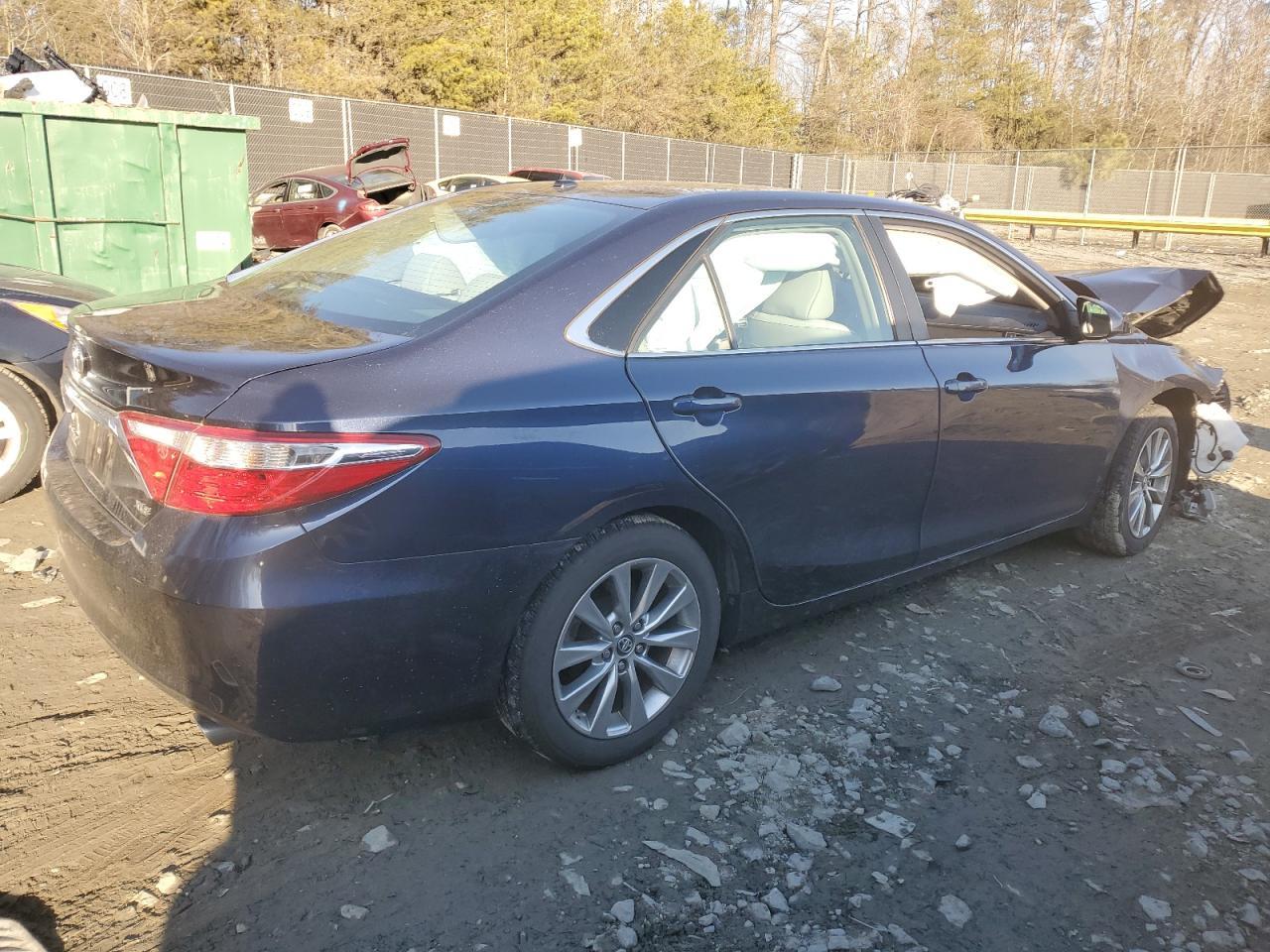 2017 TOYOTA CAMRY LE - Фото 3