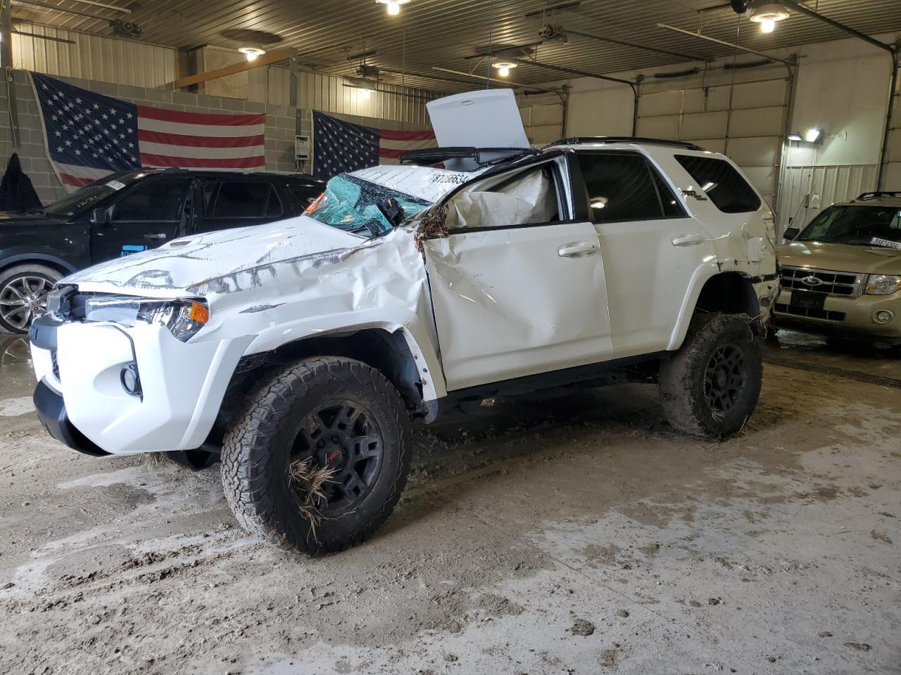 2020 TOYOTA 4RUNNER SR