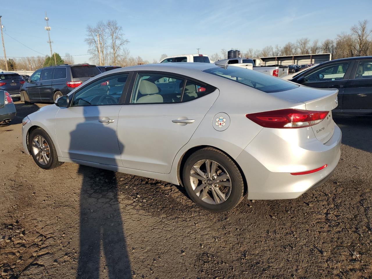 2018 HYUNDAI ELANTRA SE - Image 2