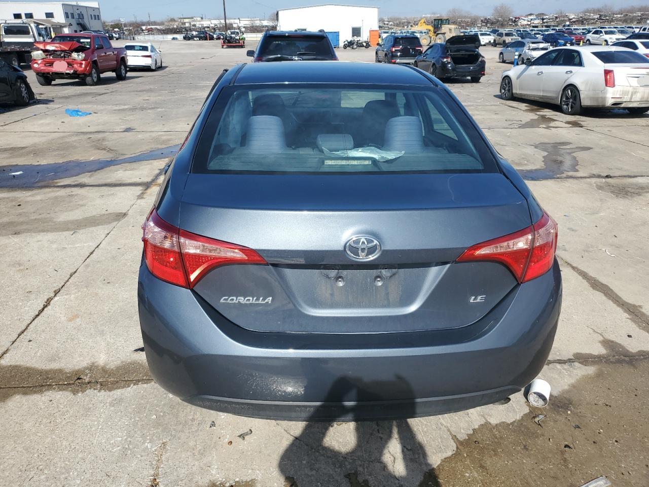 2018 TOYOTA COROLLA L - Image 6