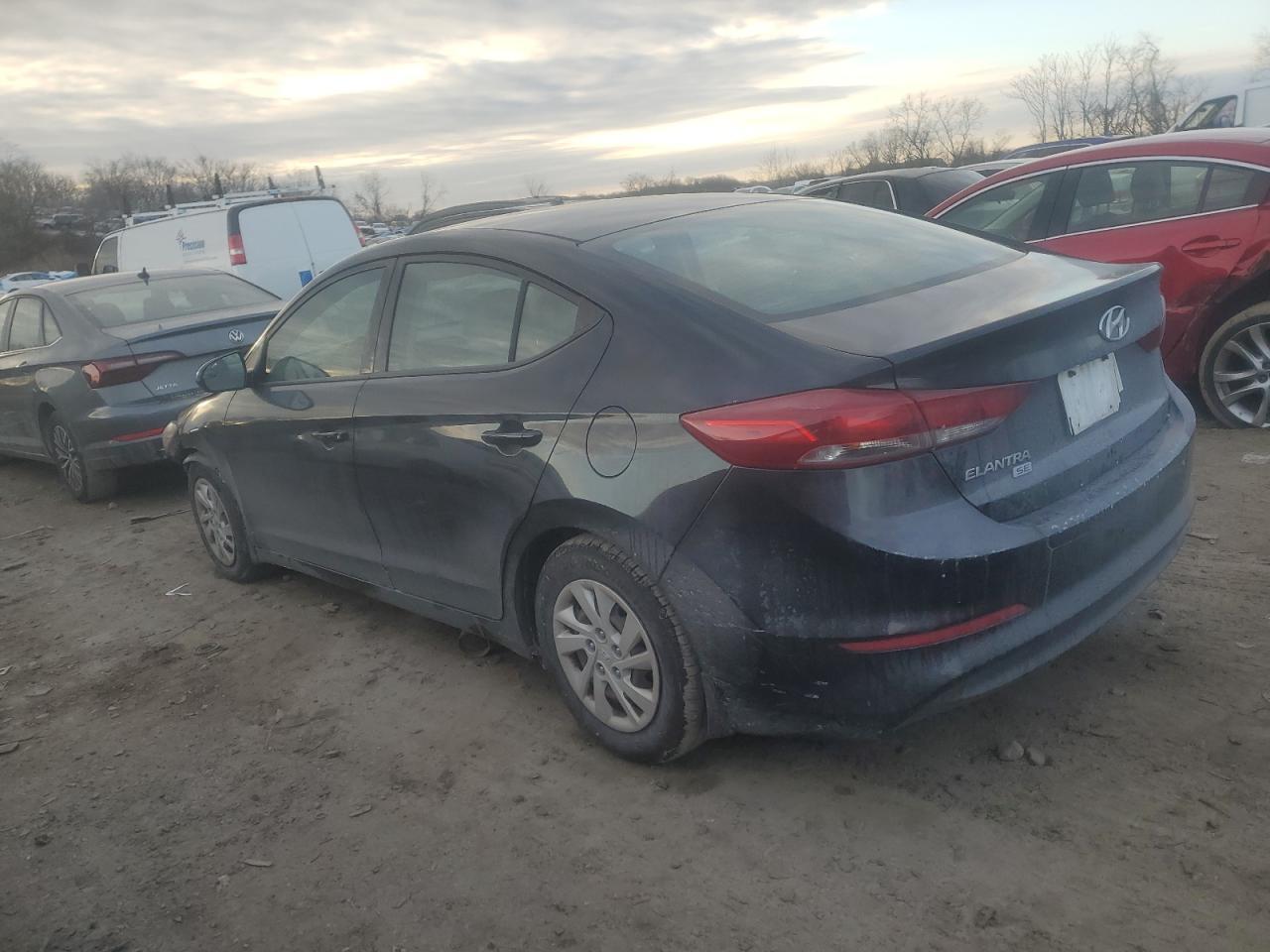2018 HYUNDAI ELANTRA SE - Фото 2