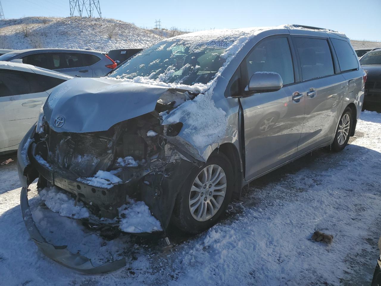 2015 TOYOTA SIENNA XLE