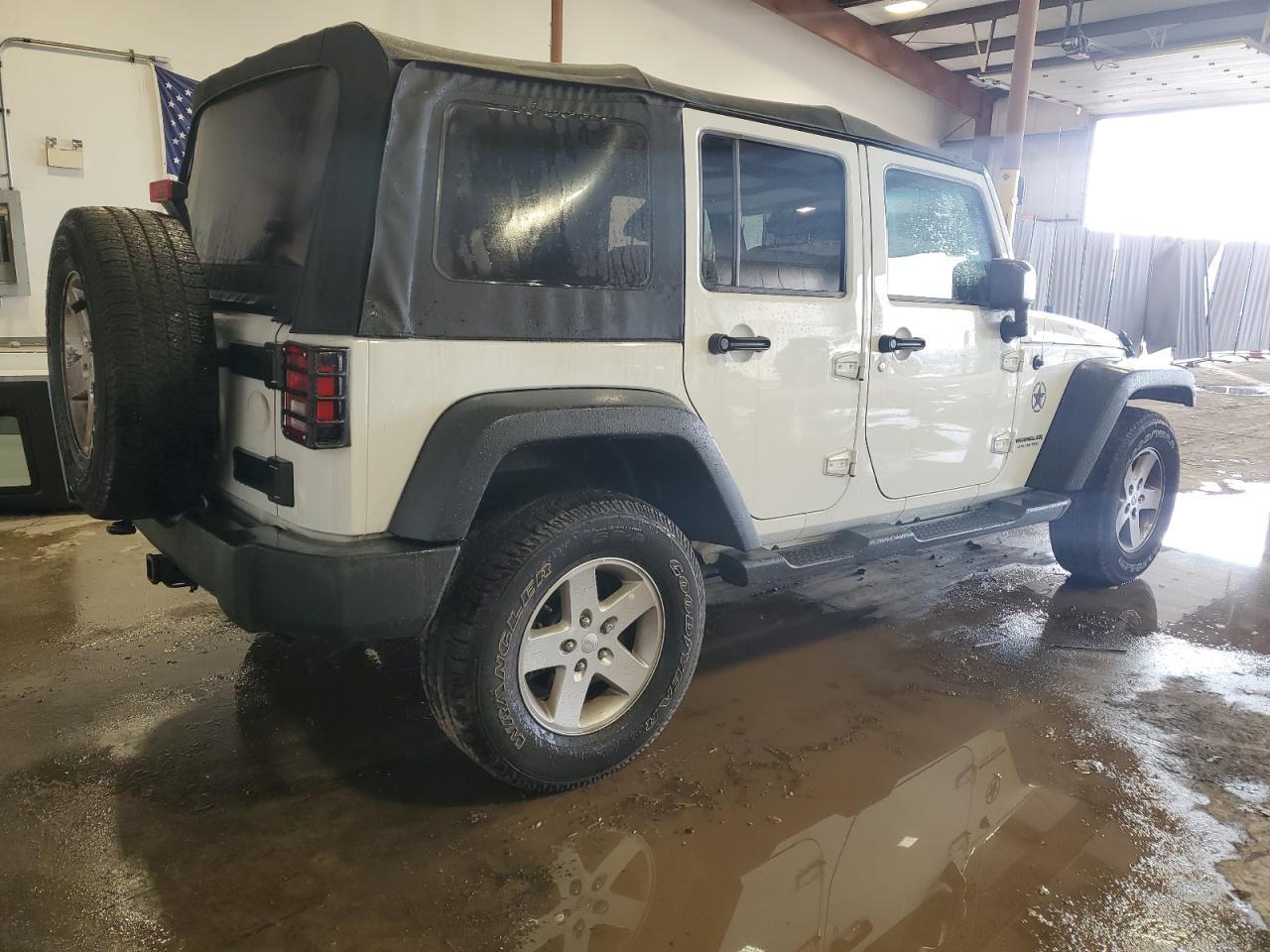 2017 JEEP WRANGLER U - Image 3