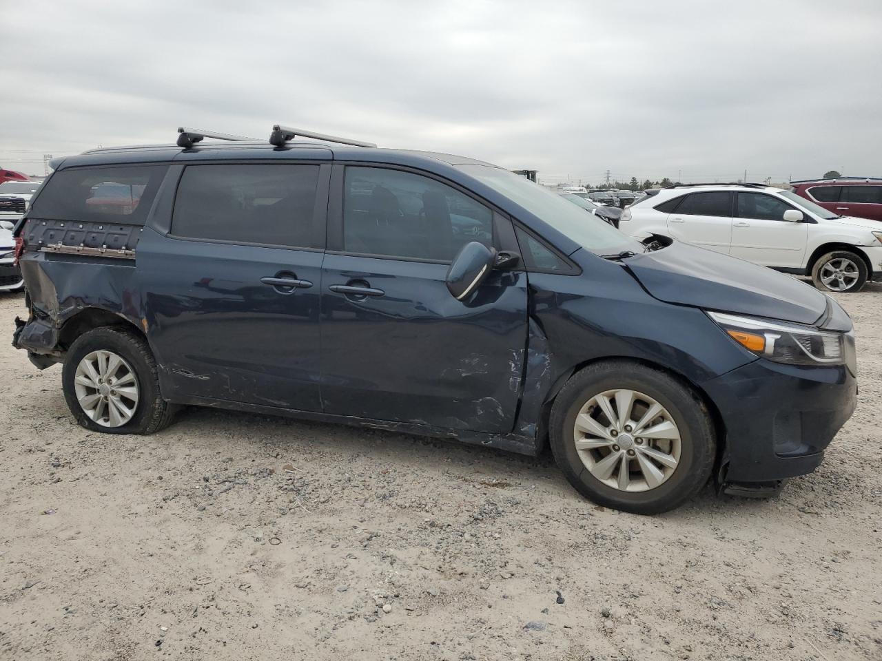 2016 KIA SEDONA LX - Фото 4