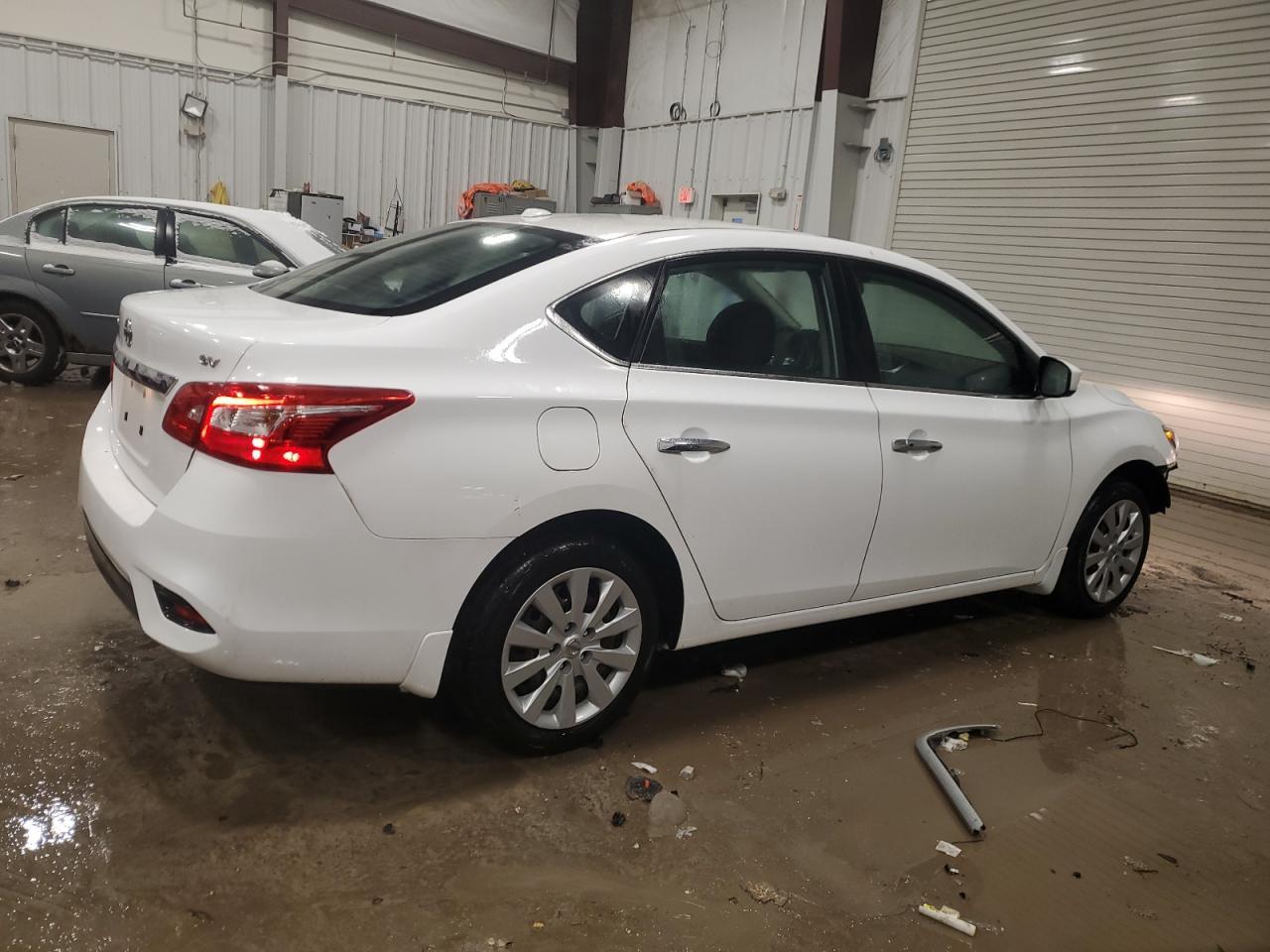 2017 NISSAN SENTRA S - Фото 3