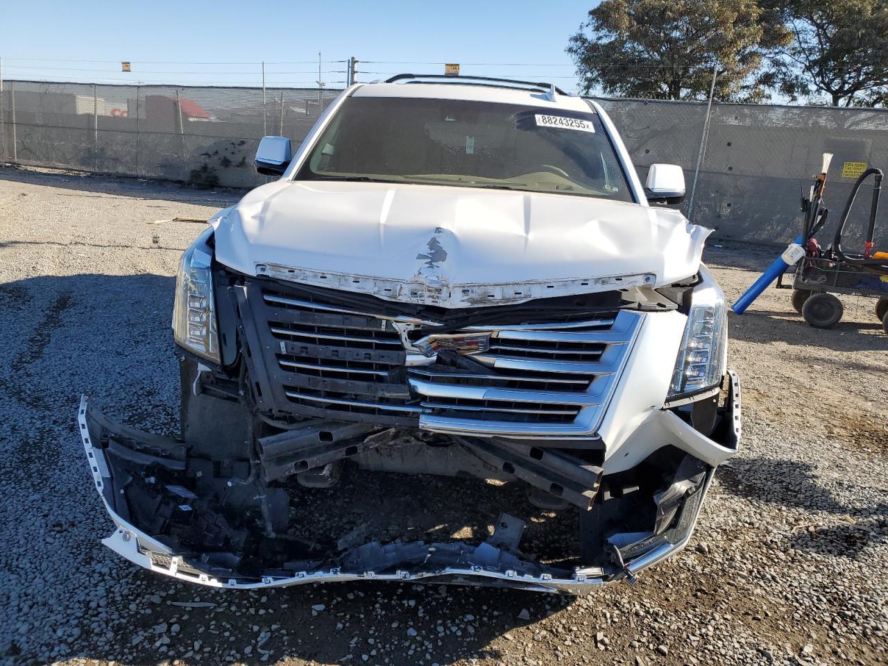 2017 CADILLAC ESCALADE E - Фото 5