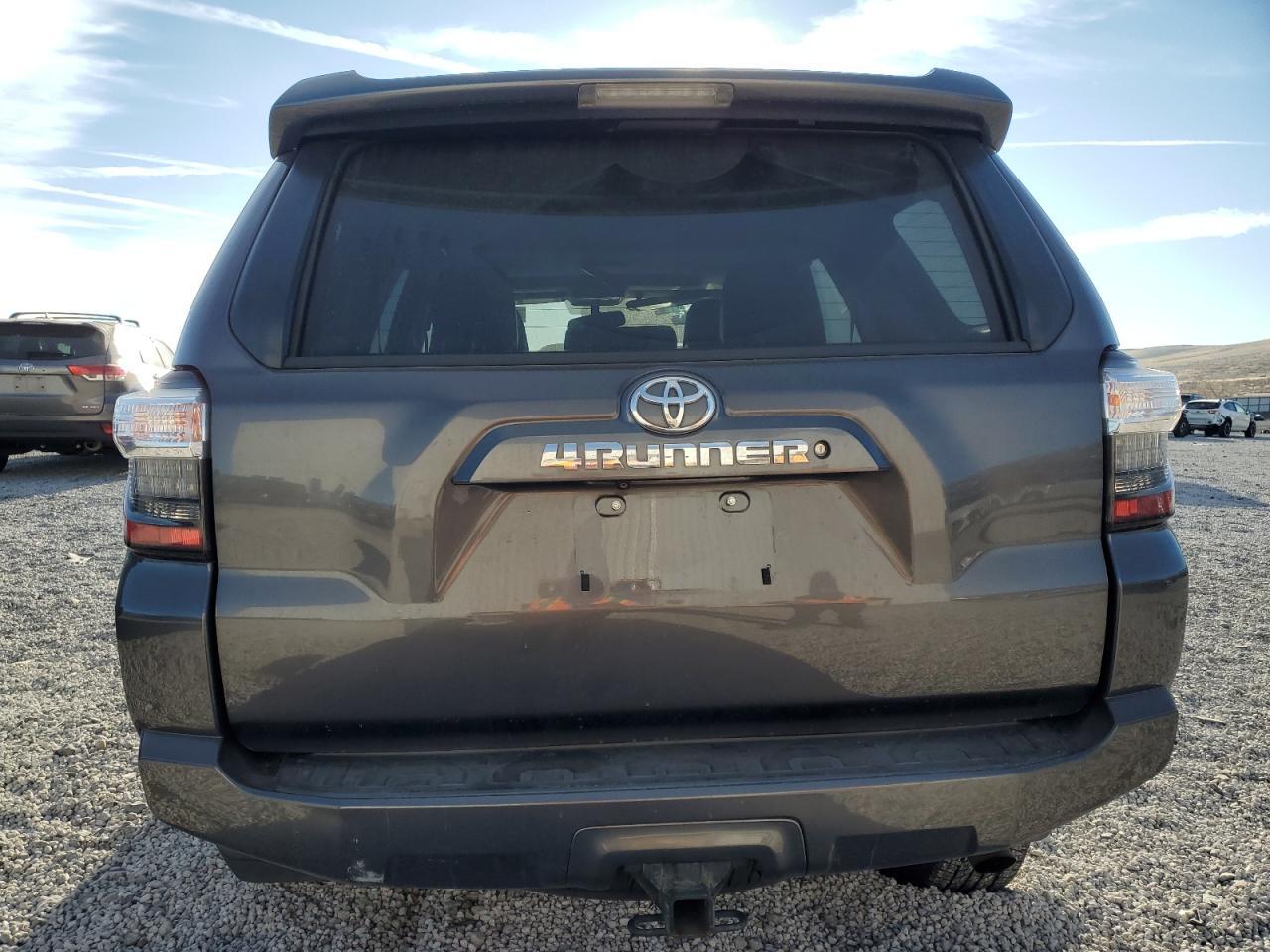2017 TOYOTA 4RUNNER SR - Фото 6
