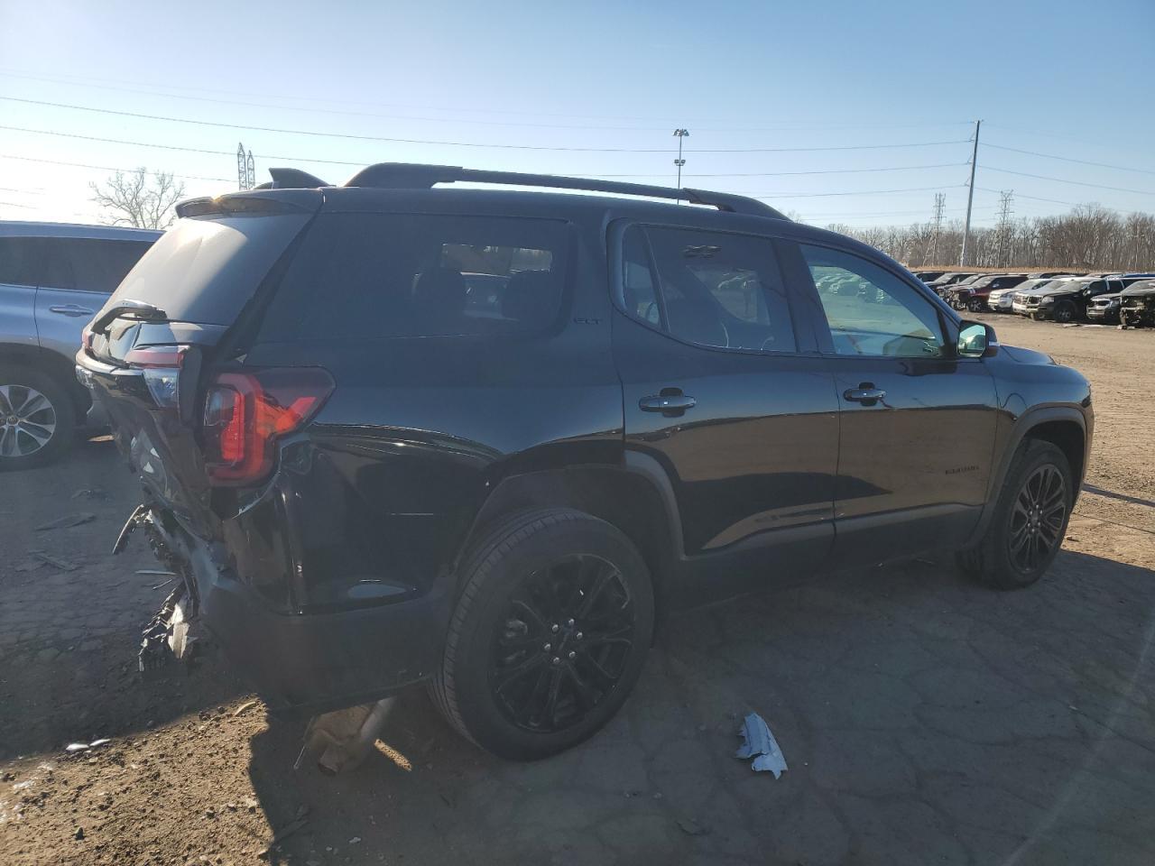 2023 GMC ACADIA SLT - Image 3