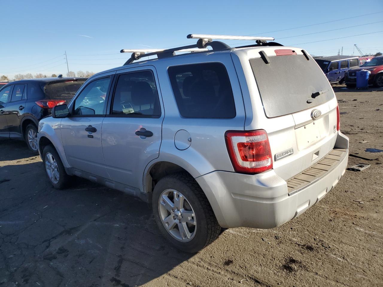 2012 FORD ESCAPE XLT - Image 2