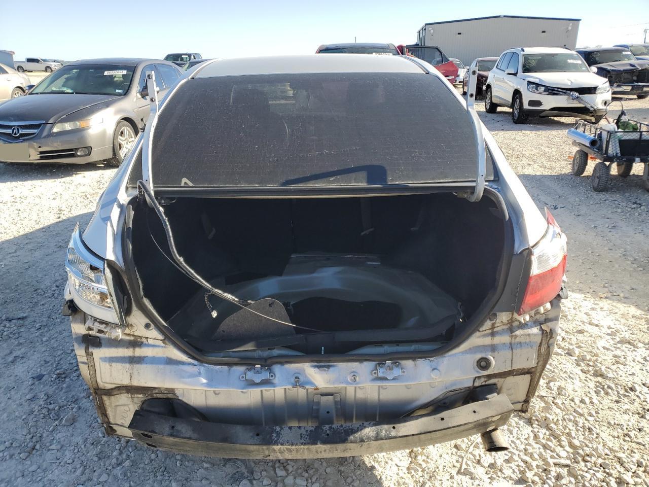 2015 TOYOTA COROLLA L - Image 6