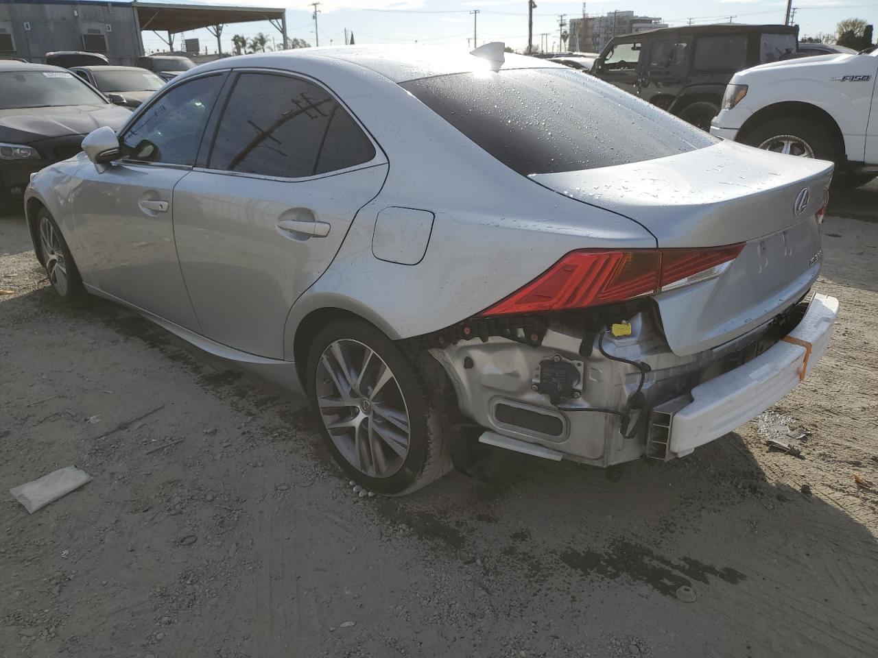2018 LEXUS IS 300 - Фото 2