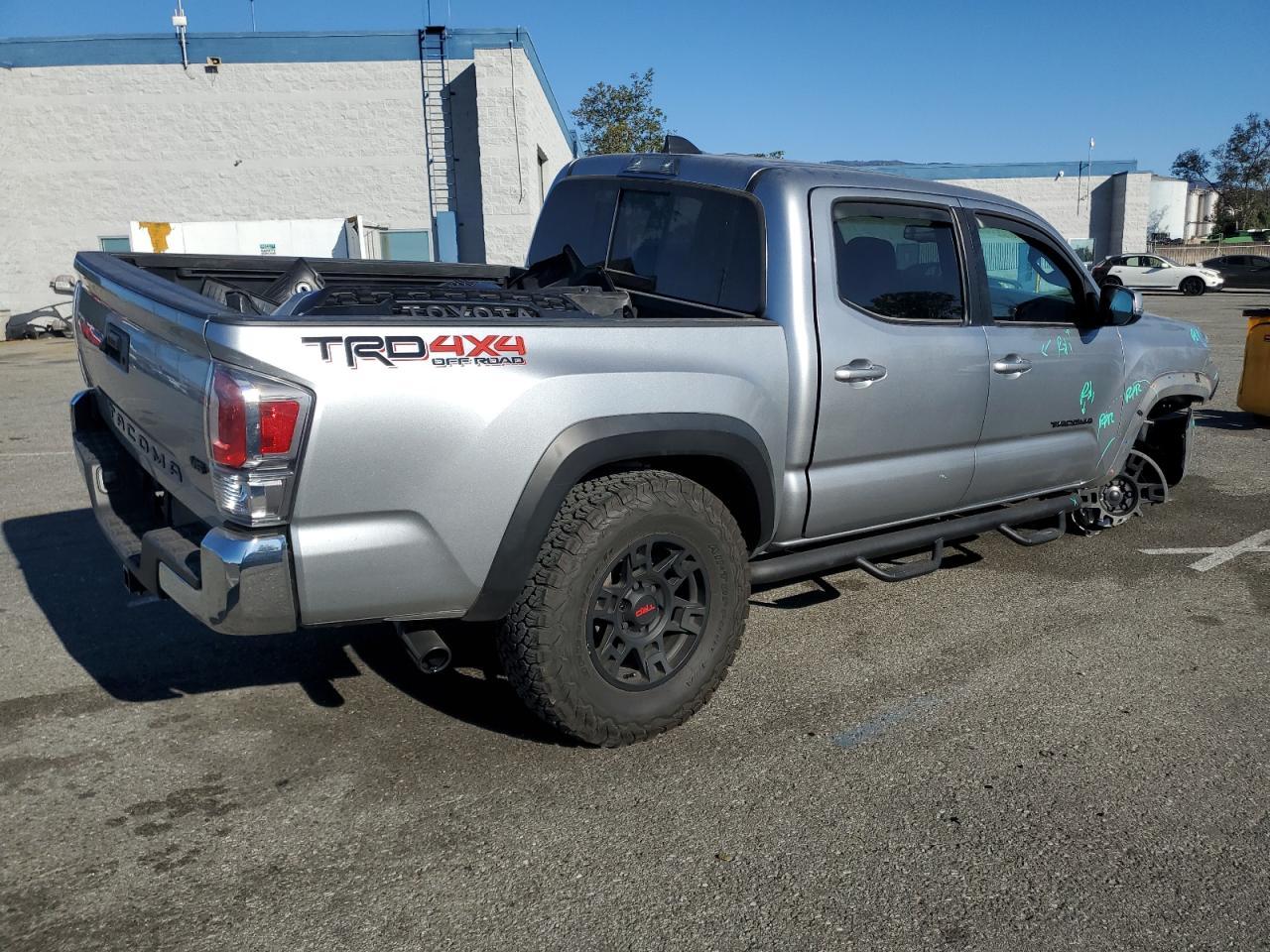 2023 TOYOTA TACOMA DOU - Фото 3