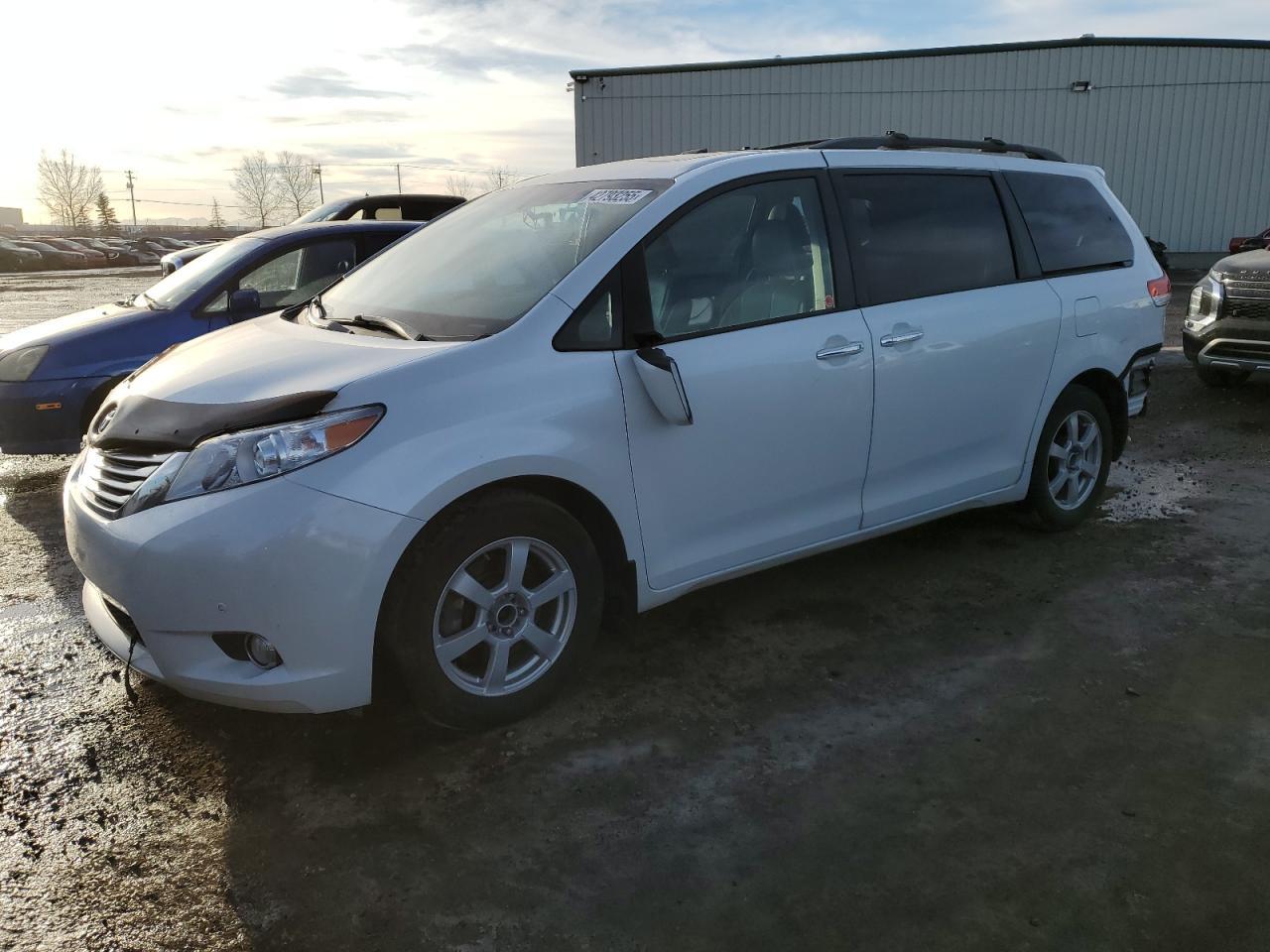 2011 TOYOTA SIENNA XLE