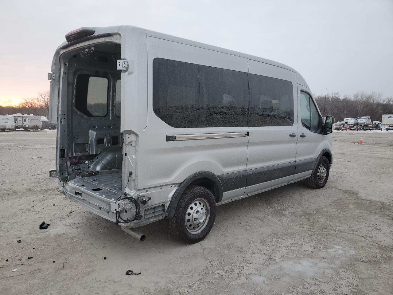 2024 FORD TRANSIT T- - Фото 3