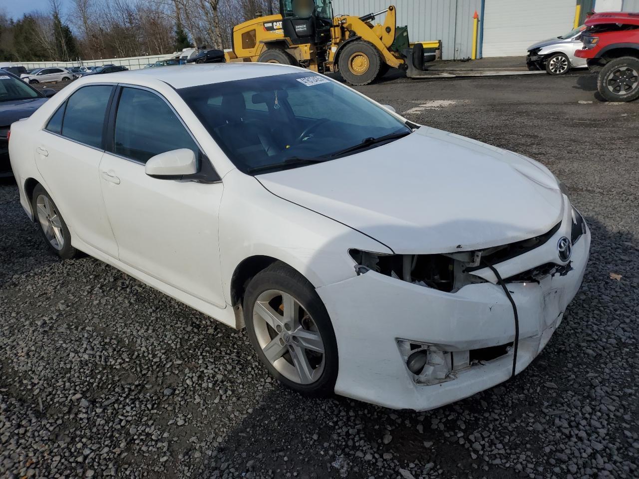 2014 TOYOTA CAMRY L - Фото 4