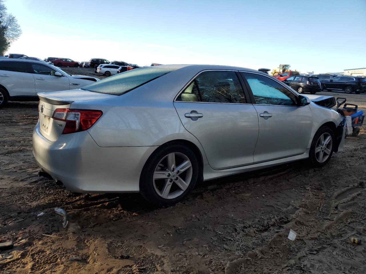 2012 TOYOTA CAMRY BASE - Фото 3
