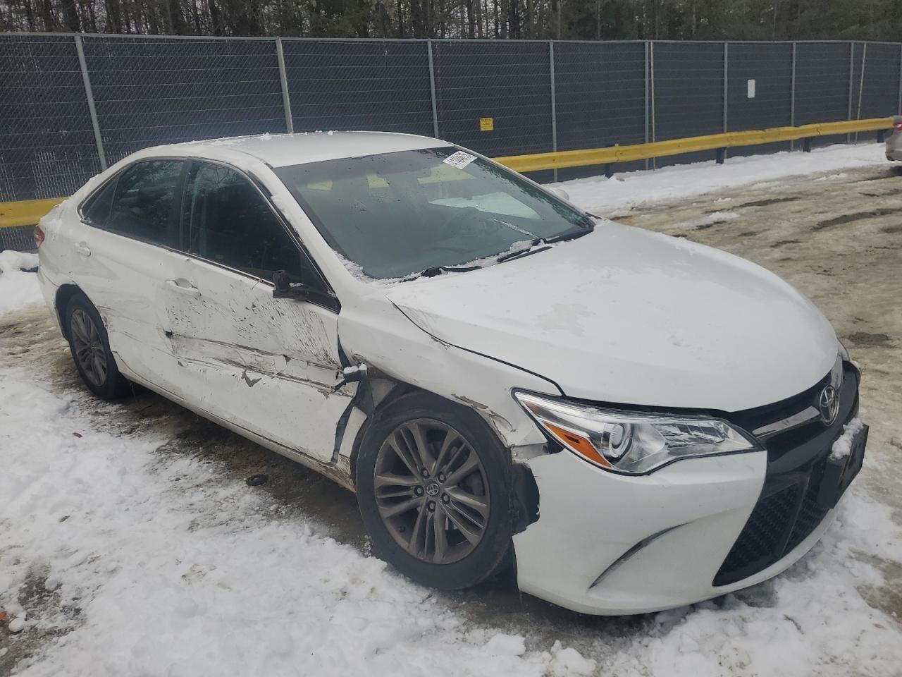 2017 TOYOTA CAMRY LE - Image 4