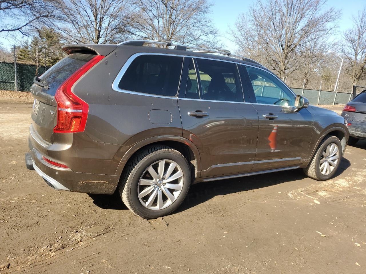2016 VOLVO XC90 T6 - Фото 3
