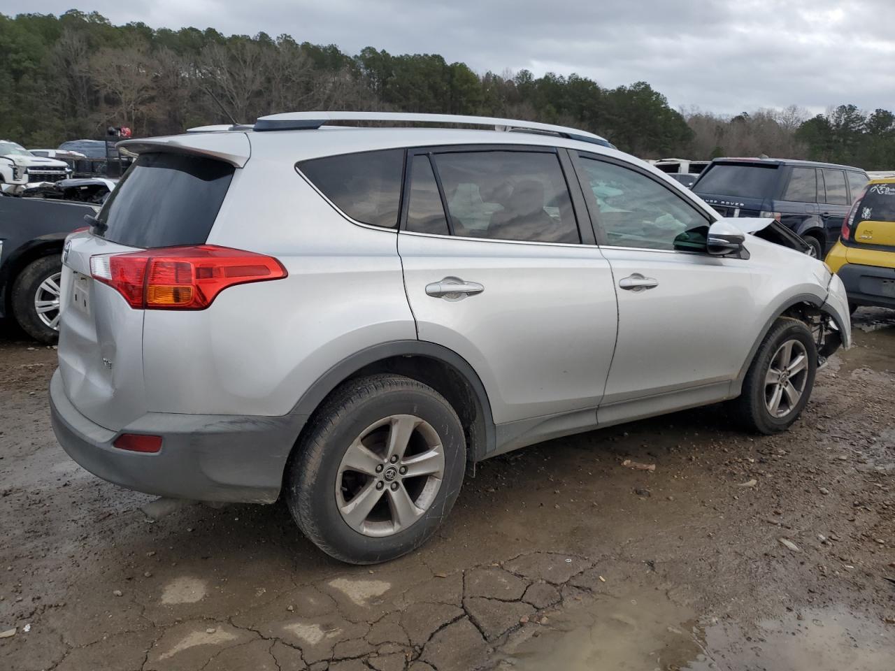 2015 TOYOTA RAV4 XLE - Image 3