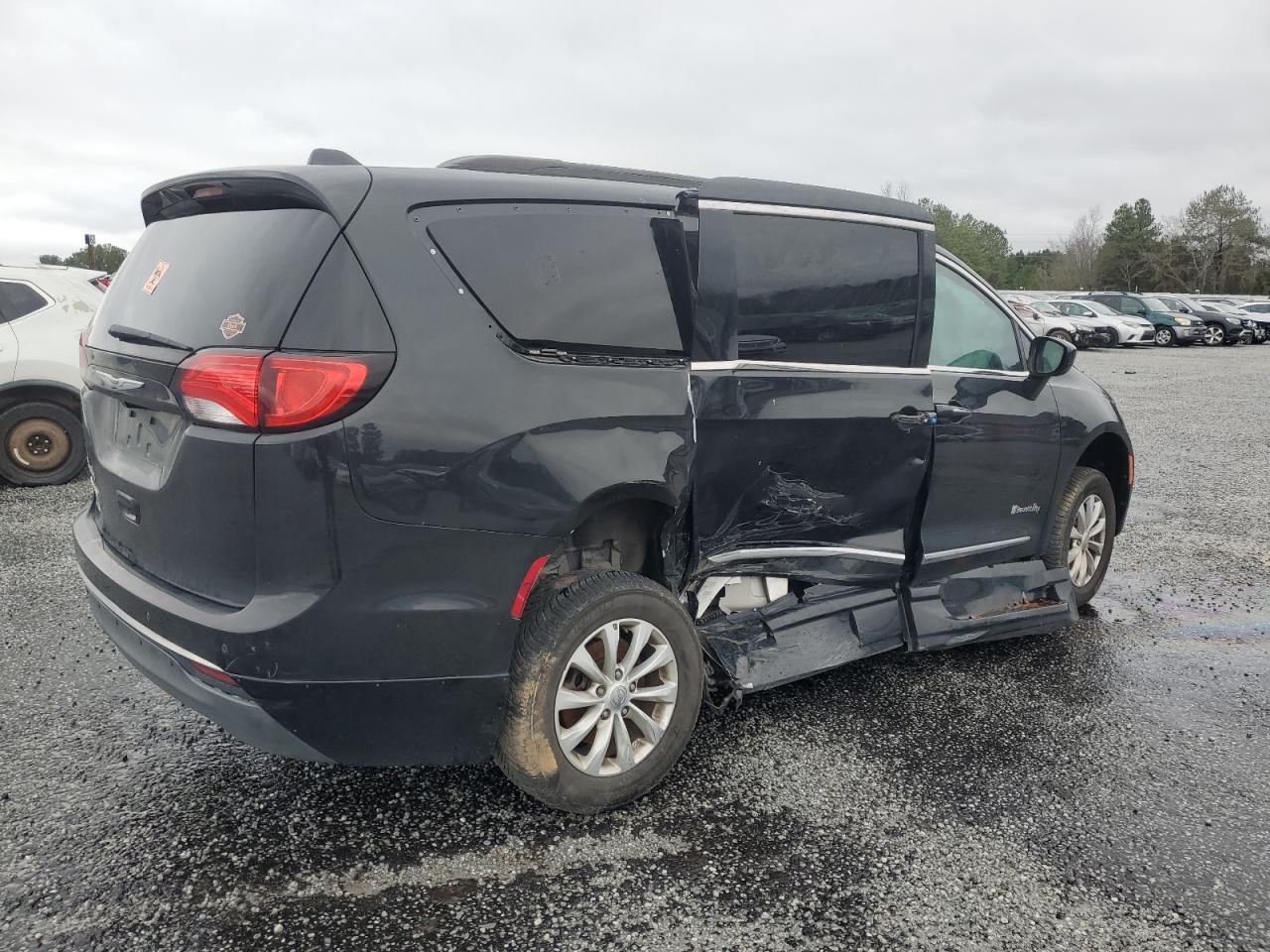 2017 CHRYSLER PACIFICA T - Image 3