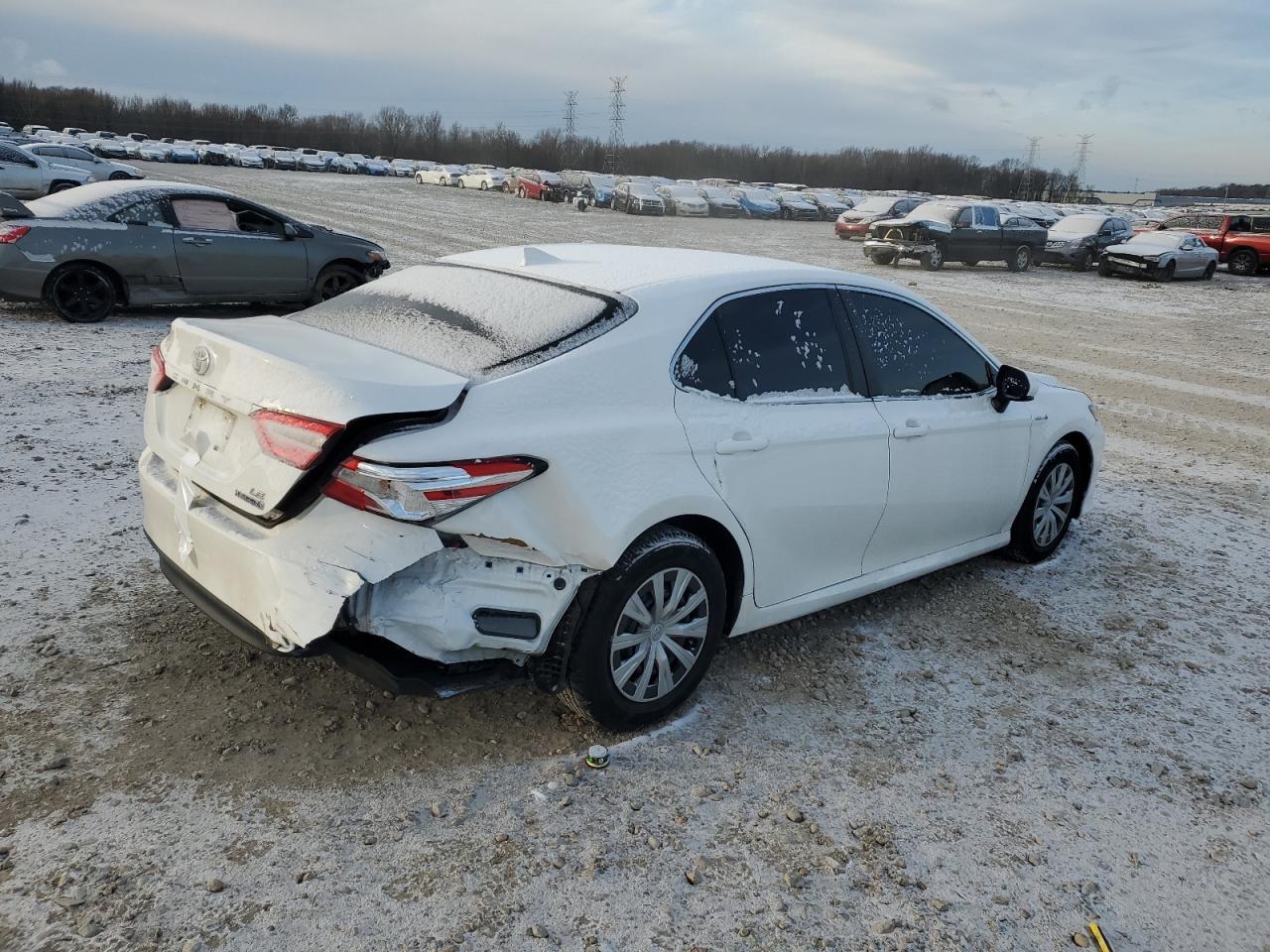 2020 TOYOTA CAMRY LE - Фото 3