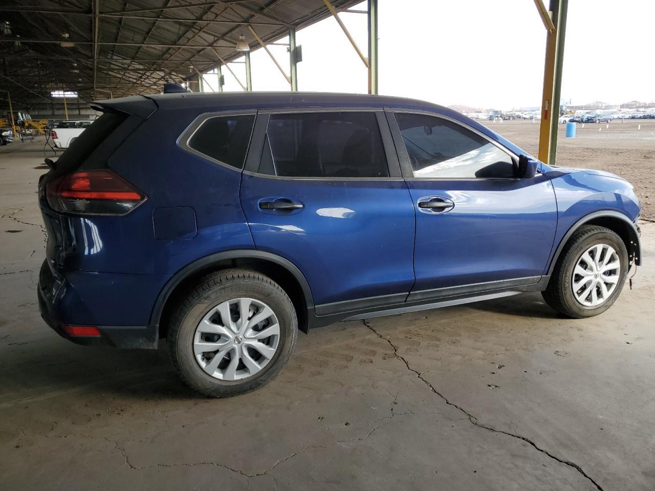2017 NISSAN ROGUE SV - Фото 3