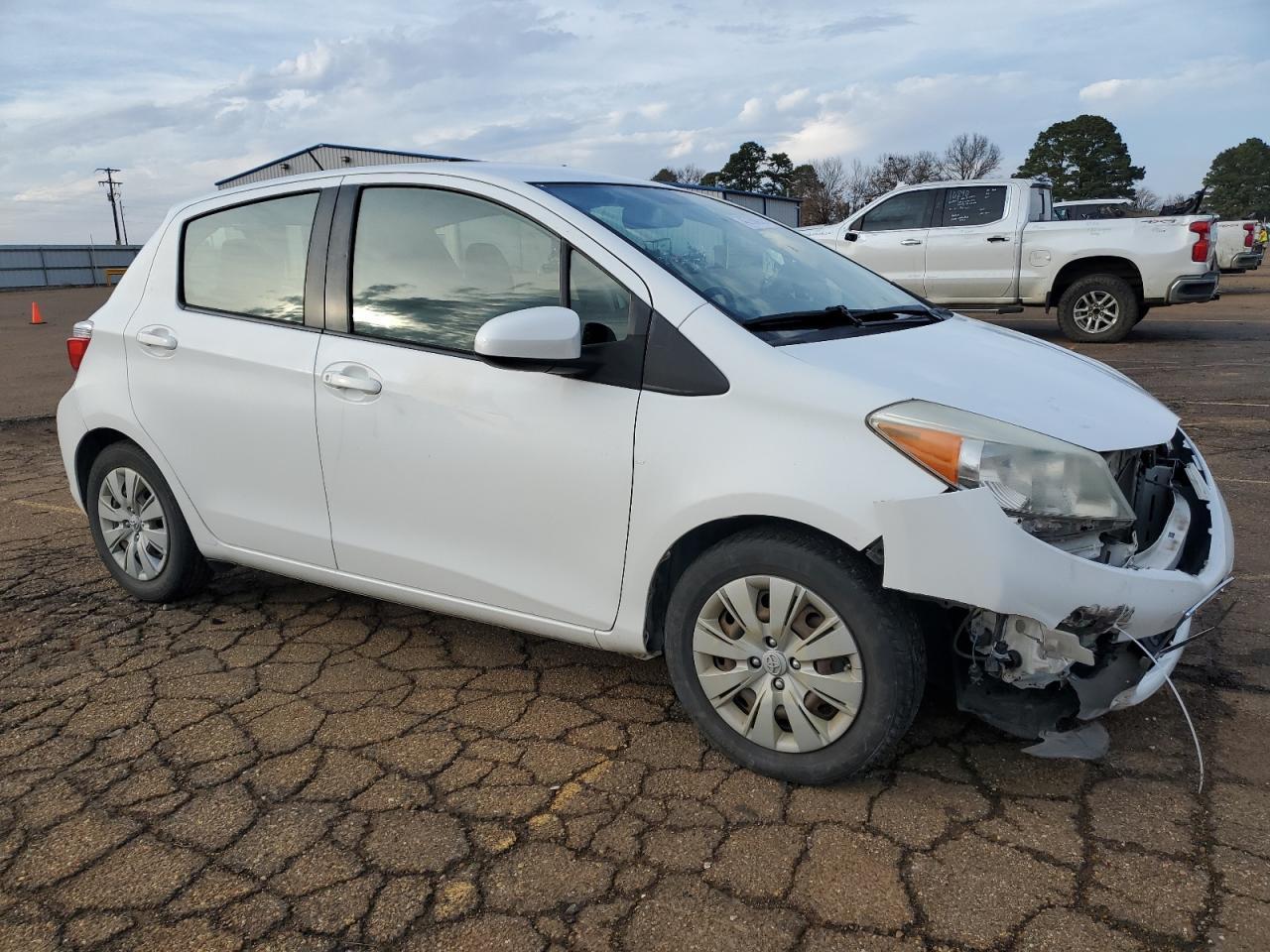 2013 TOYOTA YARIS - Фото 4