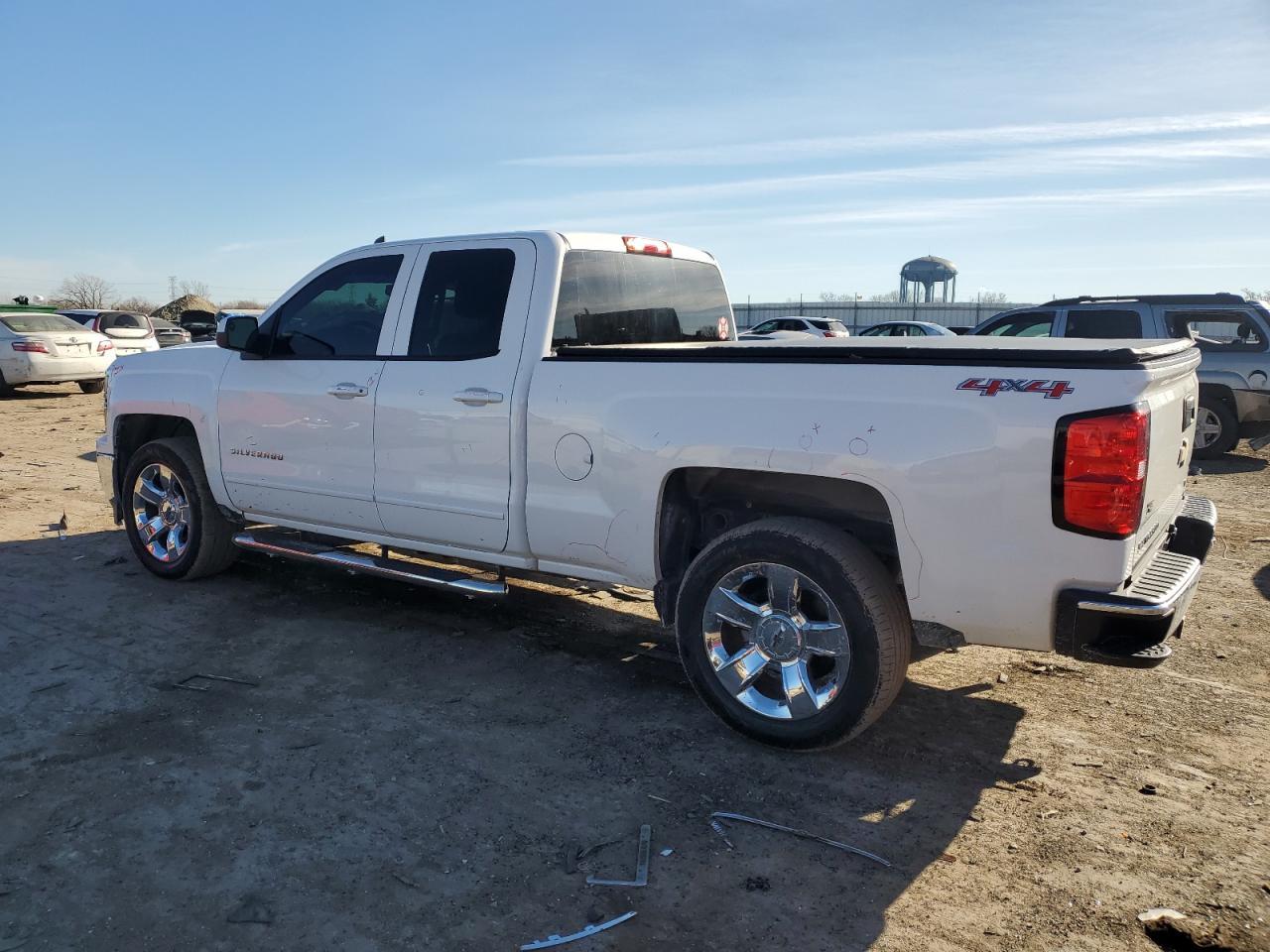 2015 CHEVROLET SILVERADO - Image 2