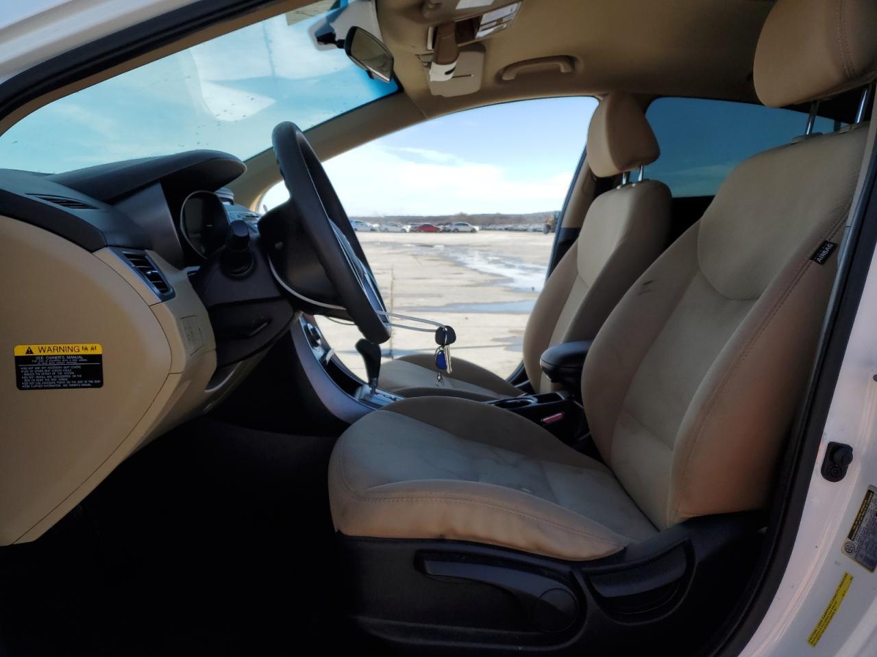 2013 HYUNDAI ELANTRA GL - Image 7