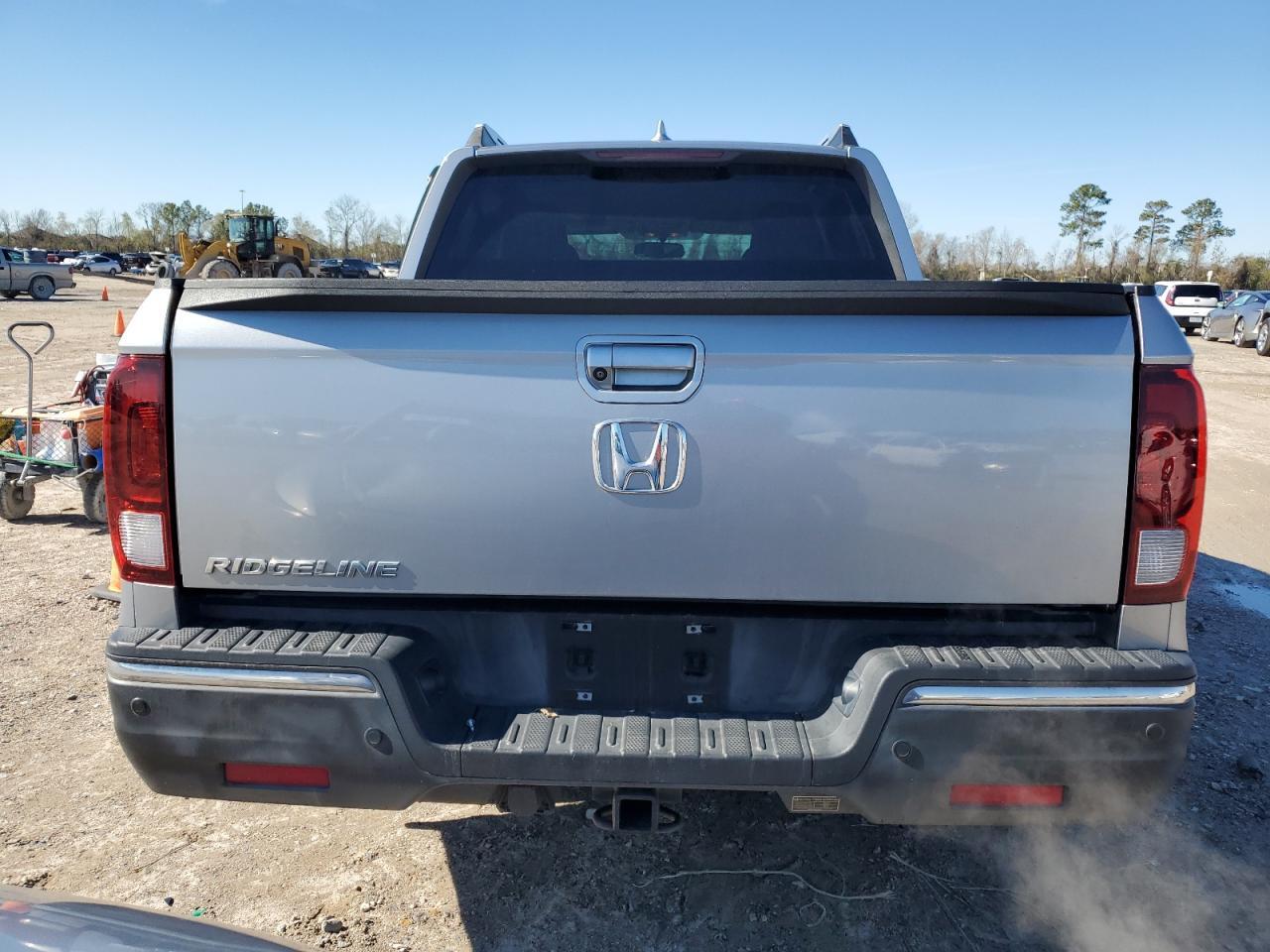 2017 HONDA RIDGELINE - Image 6