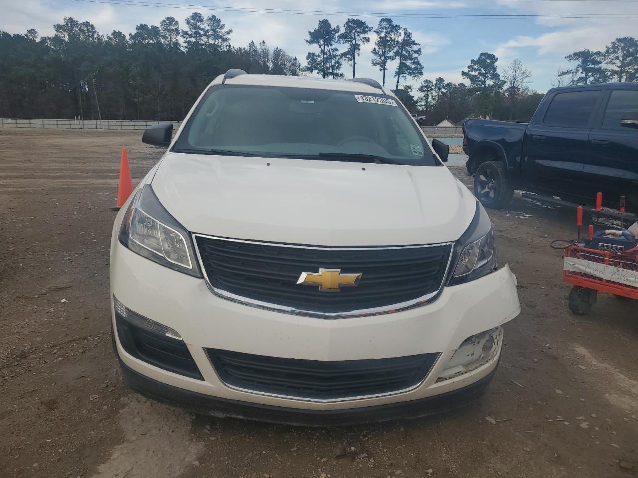 2015 CHEVROLET TRAVERSE L - Фото 5