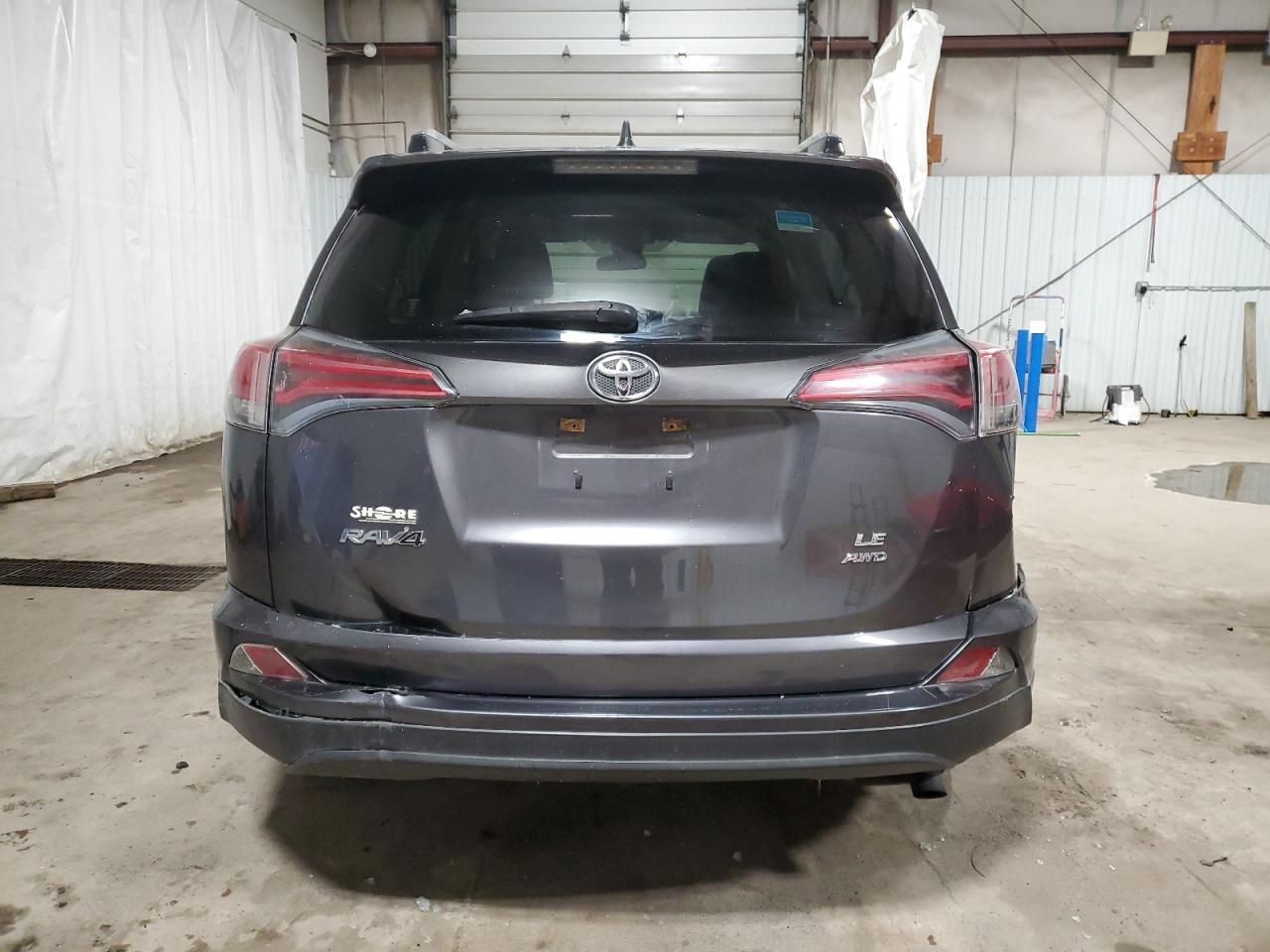 2017 TOYOTA RAV4 LE - Фото 6