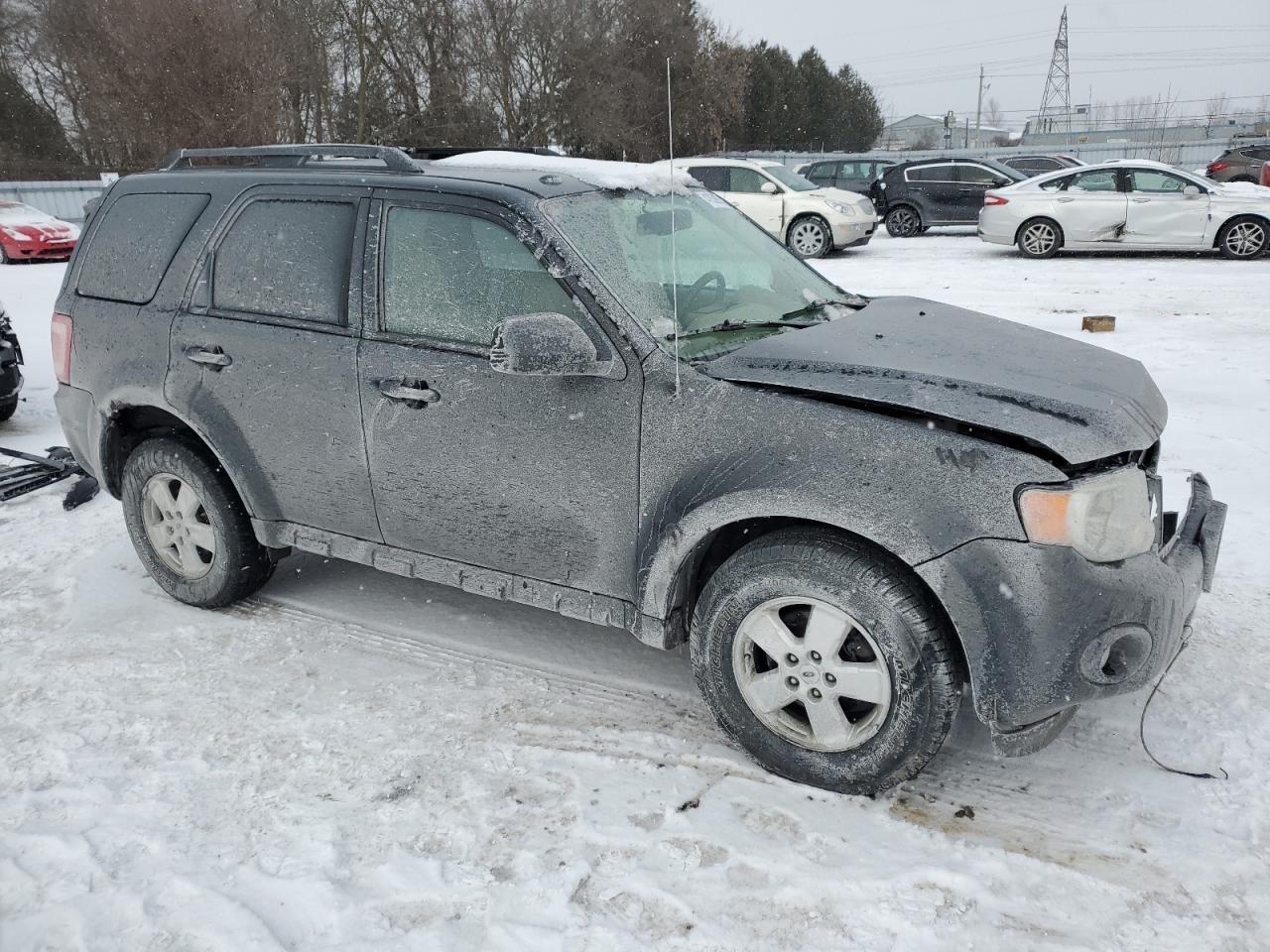 2010 FORD ESCAPE XLT - Image 4