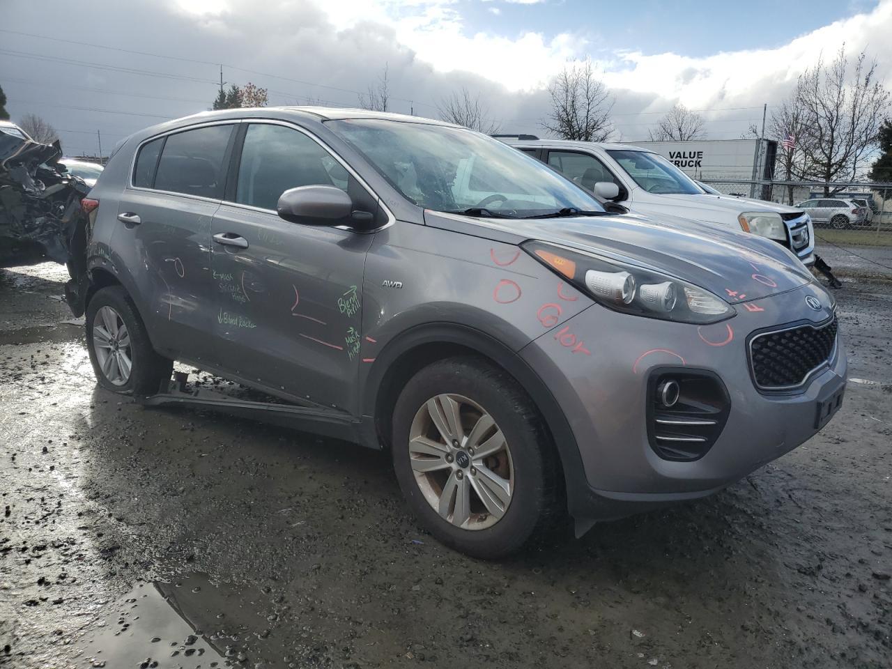 2017 KIA SPORTAGE L - Image 4