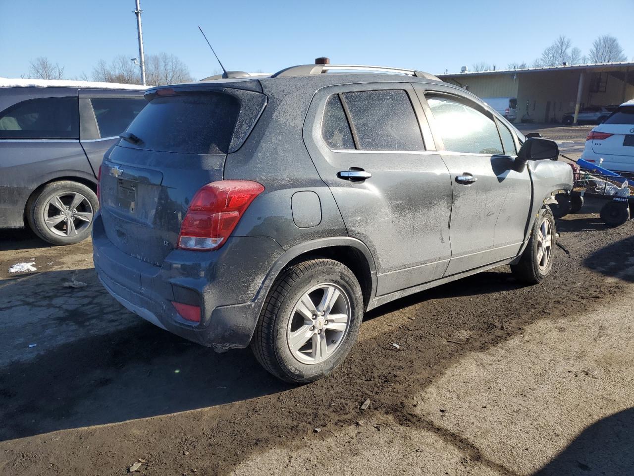 2018 CHEVROLET TRAX 1LT - Image 3