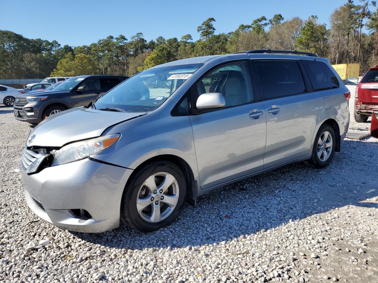 2015 TOYOTA SIENNA LE car image