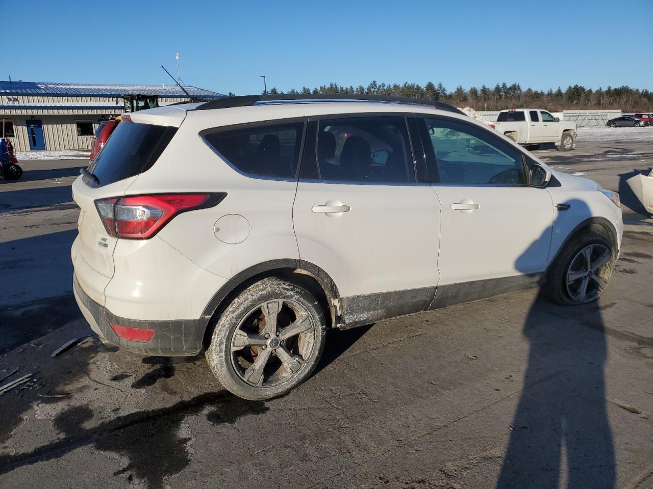 2017 FORD ESCAPE SE - Image 3