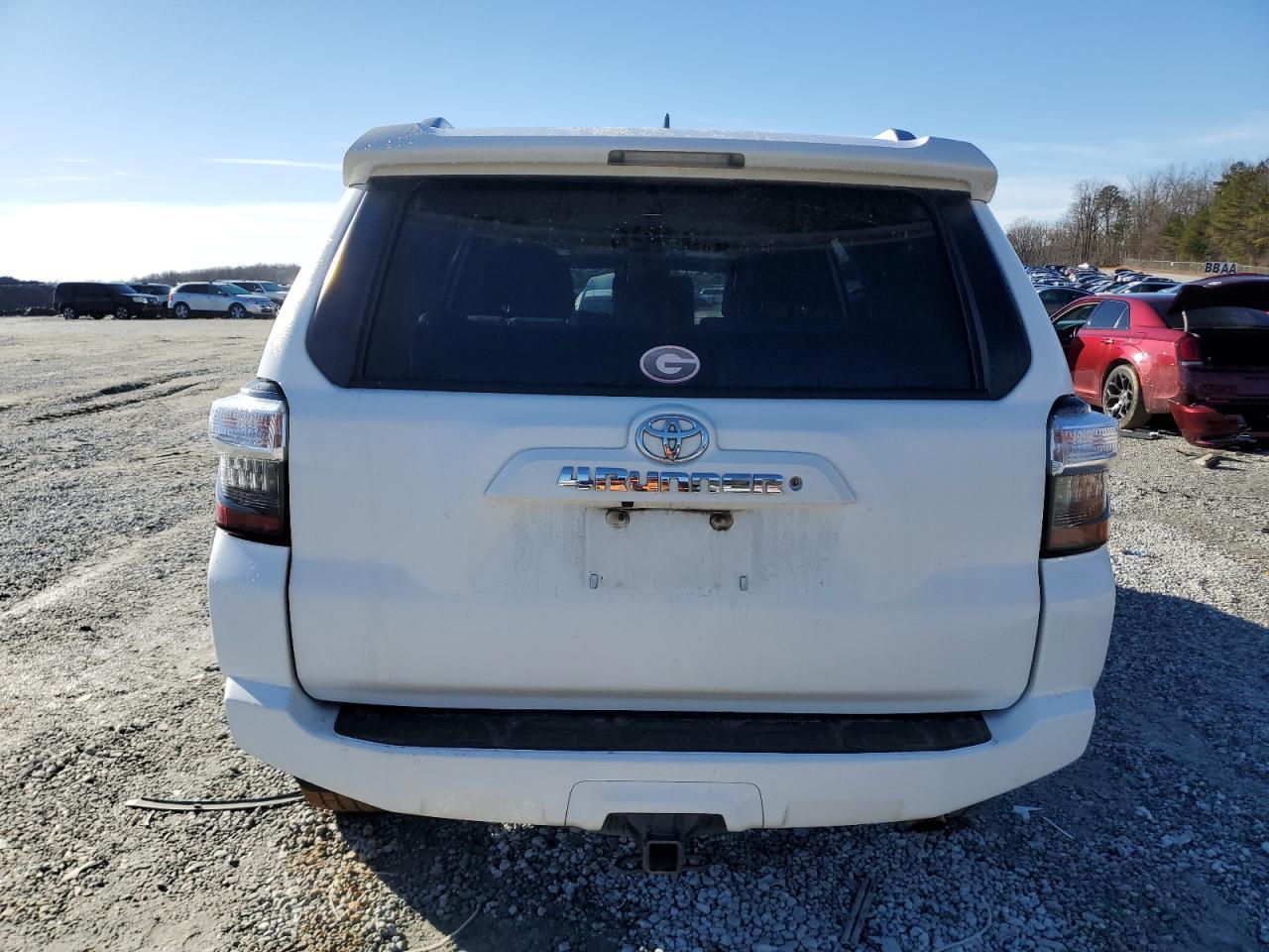 2018 TOYOTA 4RUNNER SR - Image 6