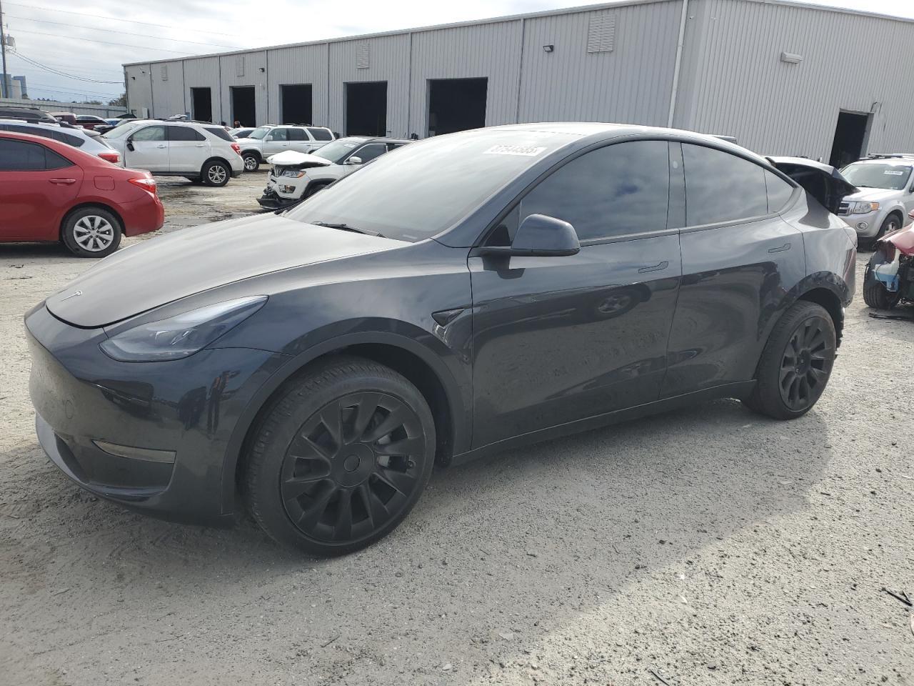 2024 TESLA MODEL Y
