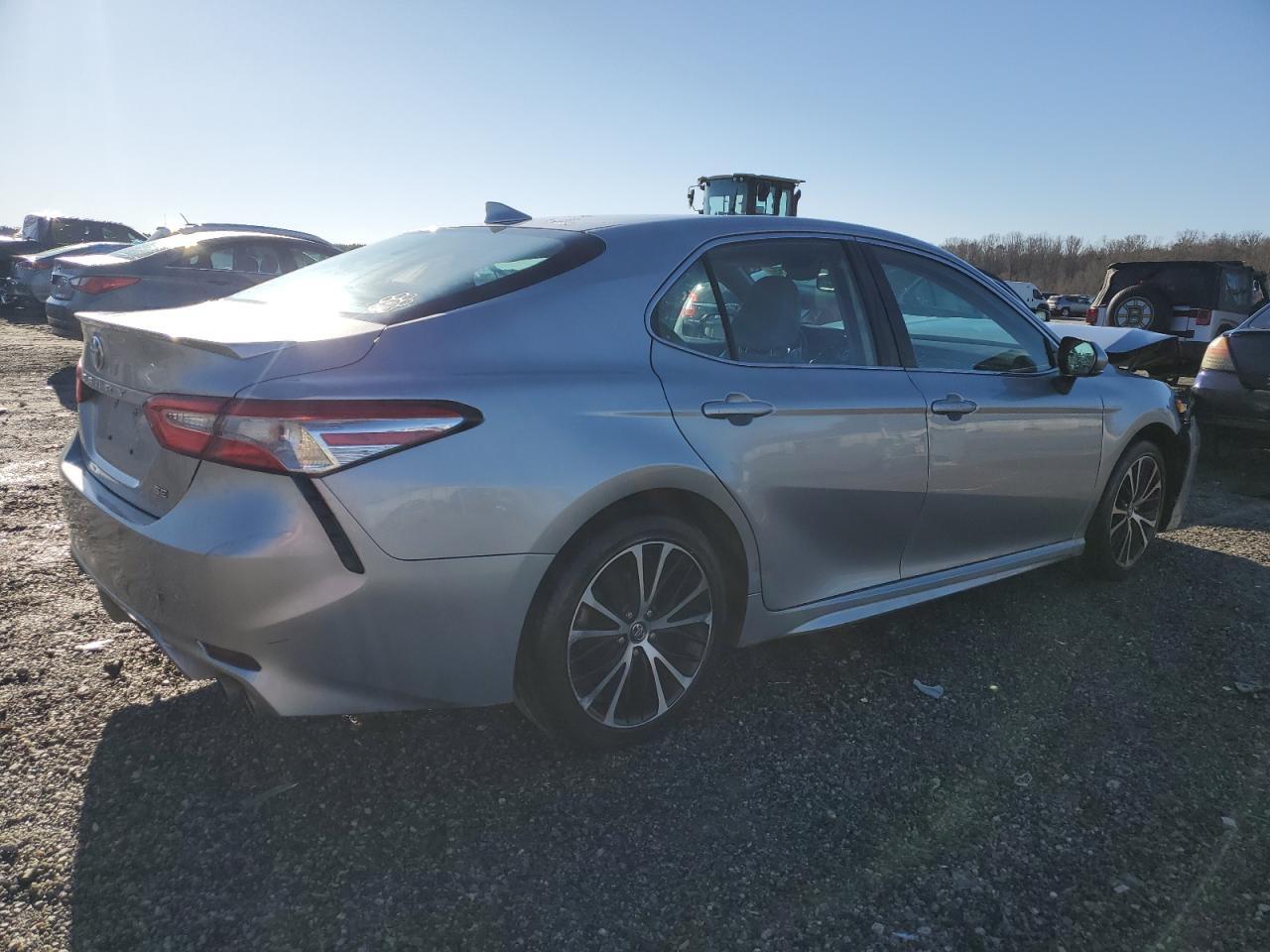 2020 TOYOTA CAMRY SE - Image 3