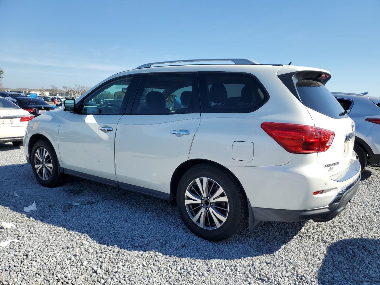 2017 NISSAN PATHFINDER - Image 2