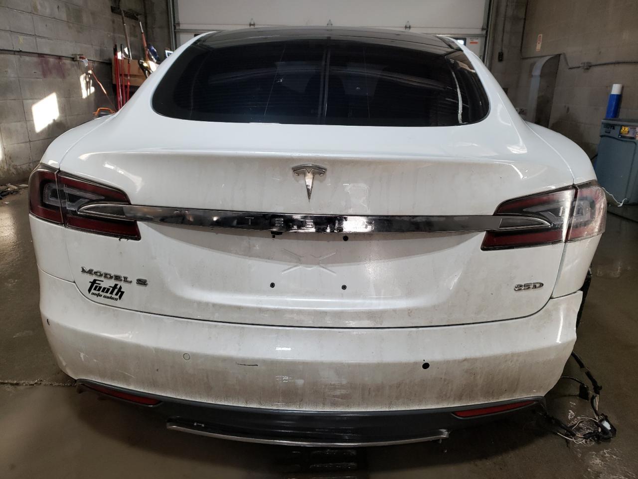 2015 TESLA MODEL S 85 - Image 6
