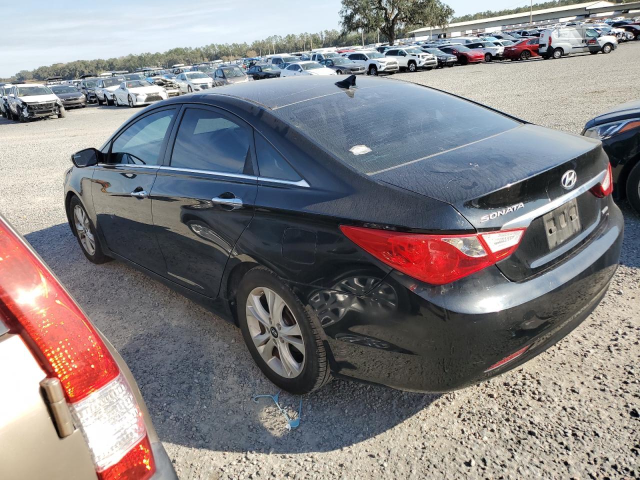 2011 HYUNDAI SONATA SE - Image 2