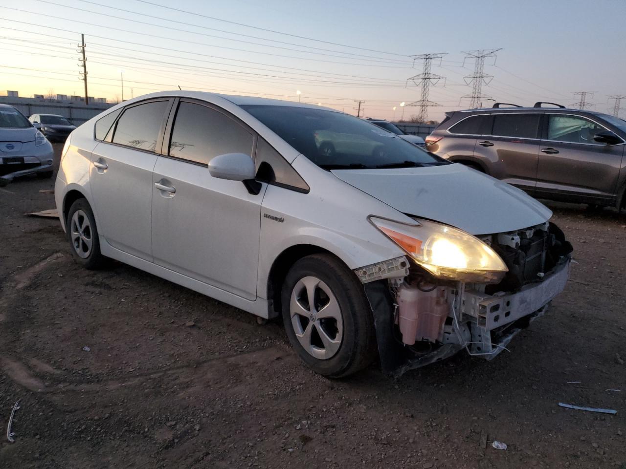 2015 TOYOTA PRIUS - Image 4