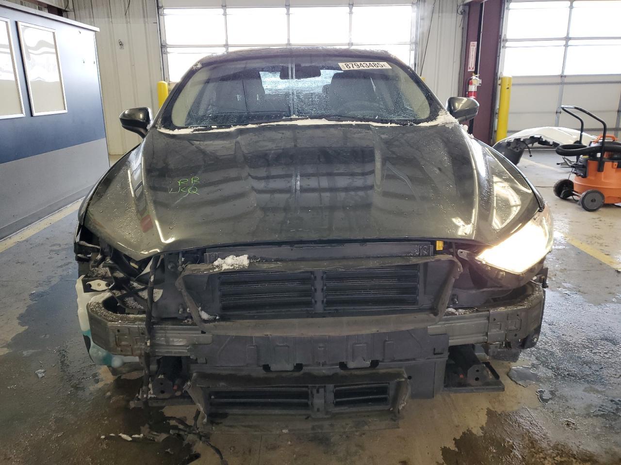 2017 FORD FUSION SE - Image 5