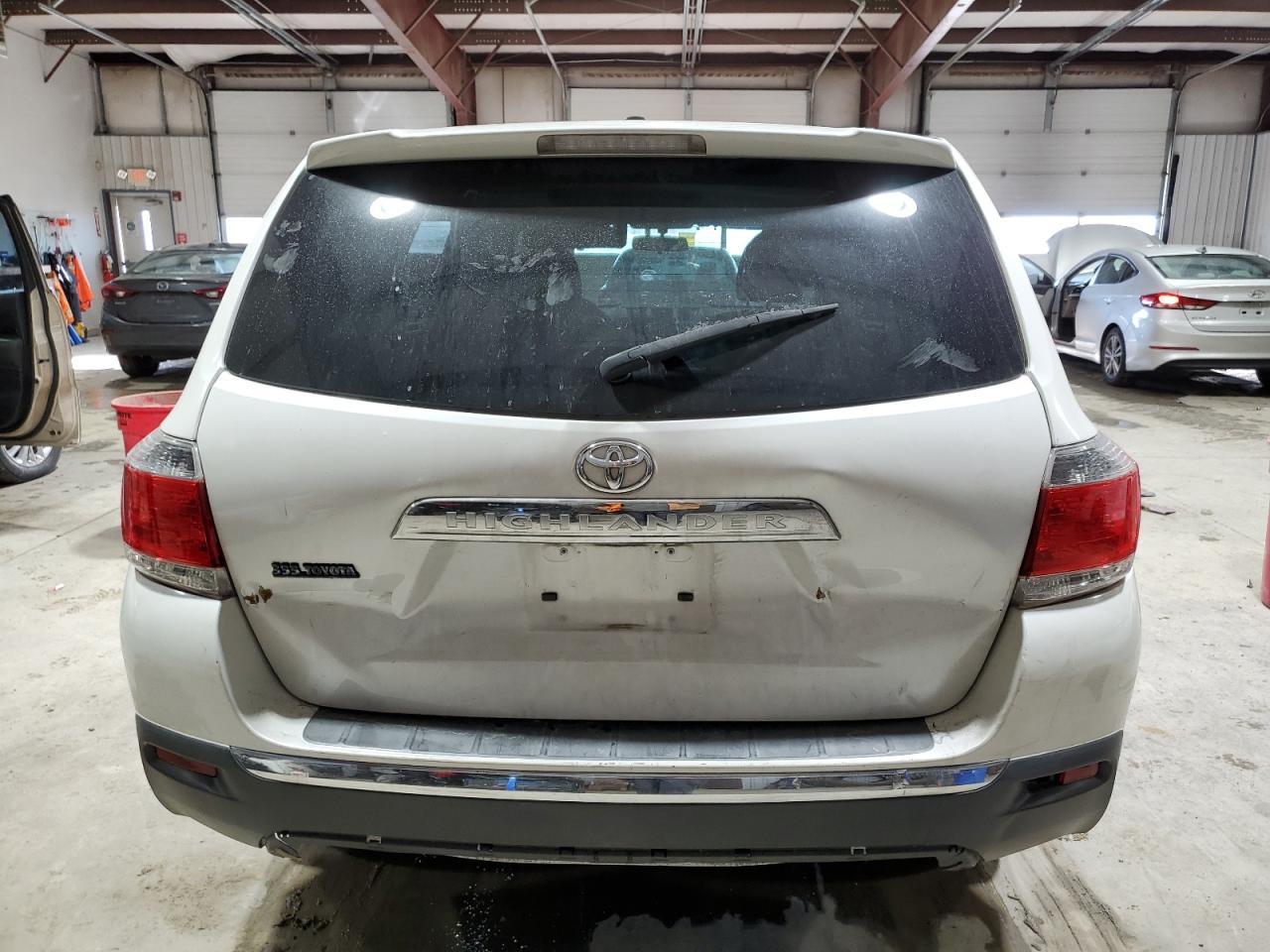 2012 TOYOTA HIGHLANDER - Image 6