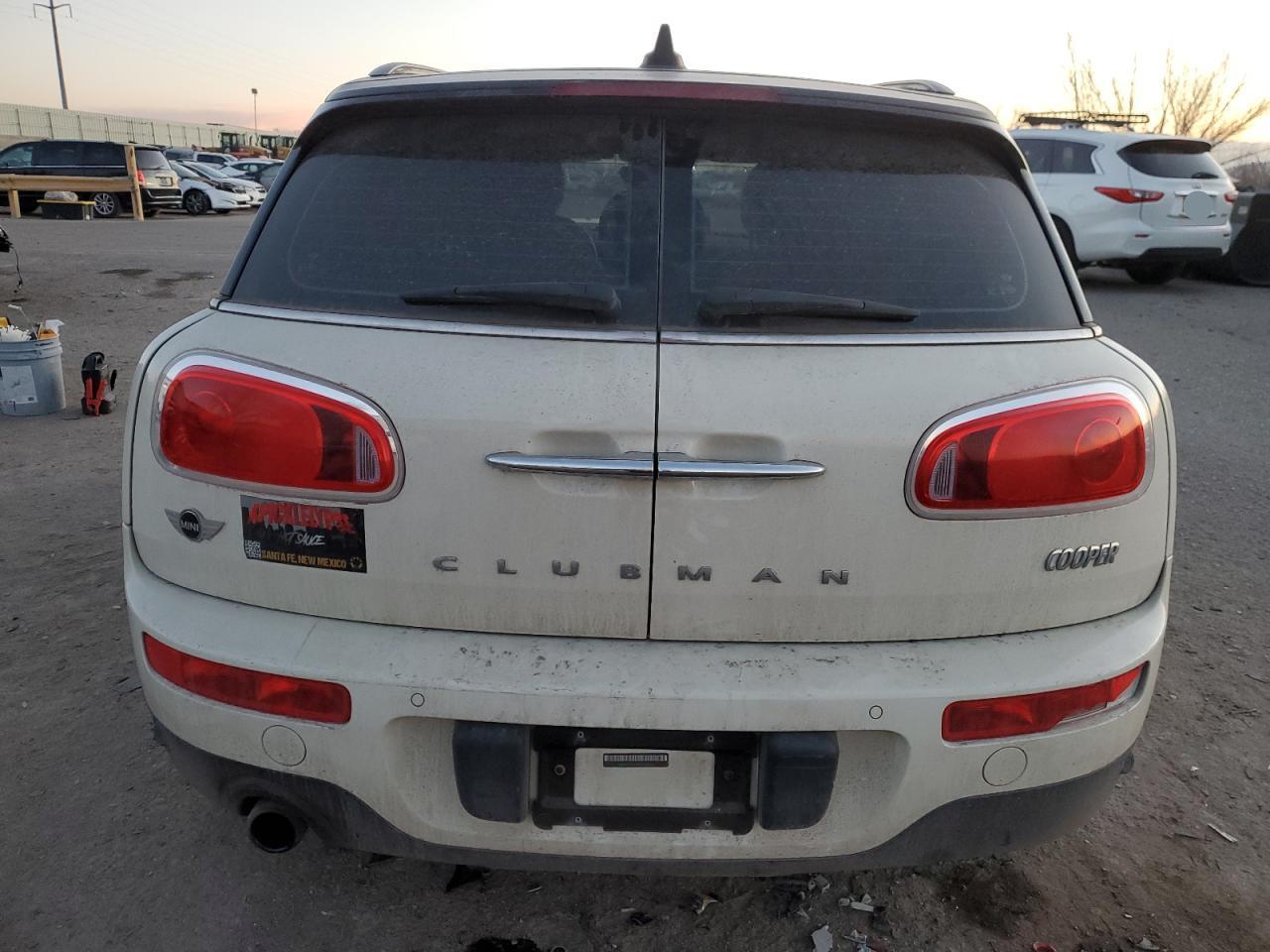 2017 MINI COOPER CLU - Image 6