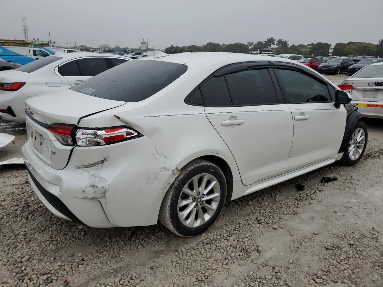 2020 TOYOTA COROLLA LE - Image 3