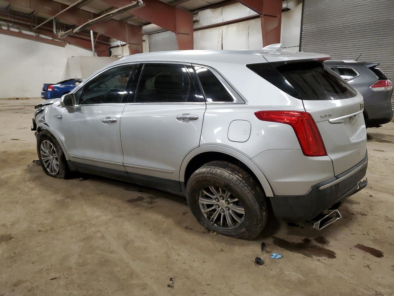 2019 CADILLAC XT5 LUXURY - Image 2