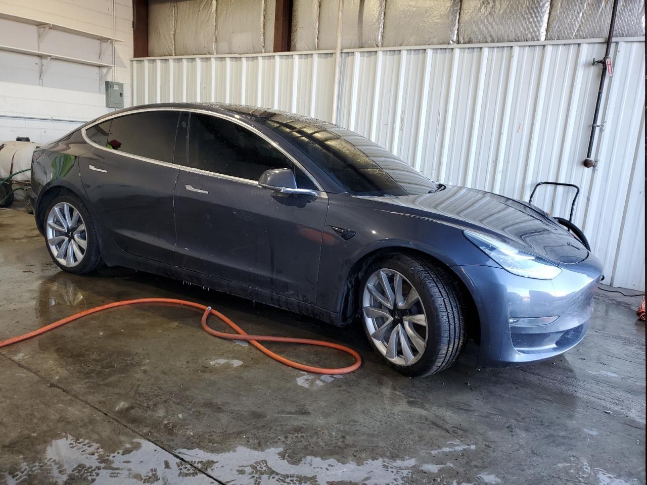 2019 TESLA MODEL 3 - Фото 4
